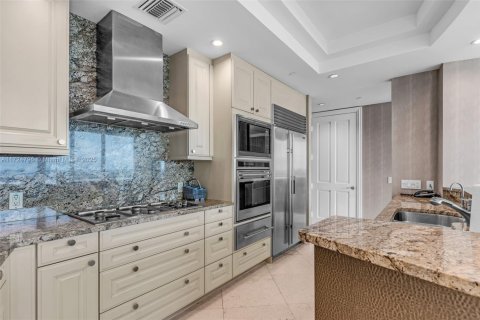 Copropriété à louer à Bal Harbour, Floride: 2 chambres, 198.44 m2 № 1860544 - photo 20