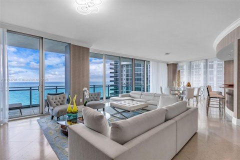 Copropriété à louer à Bal Harbour, Floride: 2 chambres, 198.44 m2 № 1860544 - photo 8