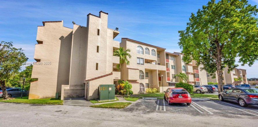 Condo in Miami, Florida, 2 bedrooms  № 1881922