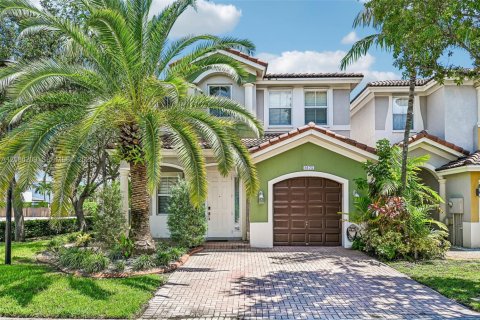 Adosado en Doral, Florida 4 dormitorios, 220.92 m2 № 2363653