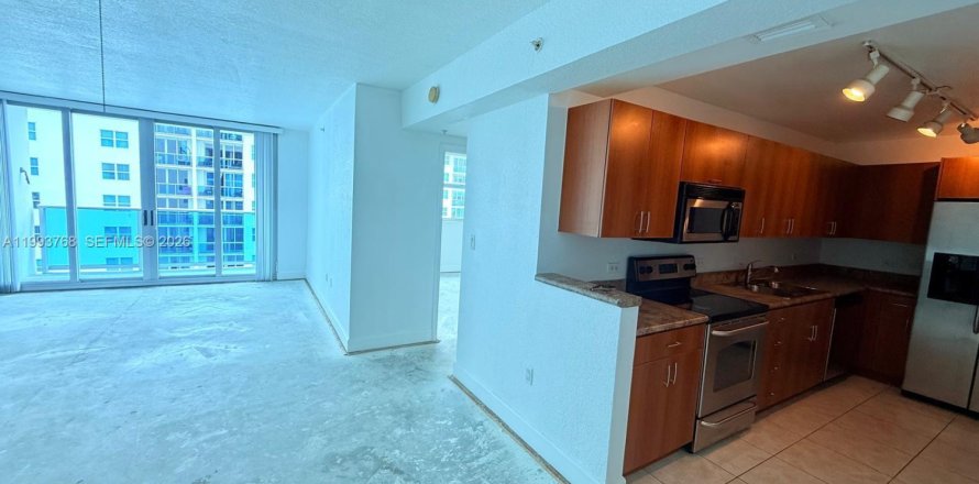 Condo à North Bay Village, Floride, 1 chambre  № 2065945