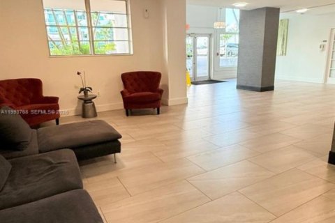 Copropriété à vendre à North Bay Village, Floride: 1 chambre, 76.64 m2 № 2065945 - photo 8