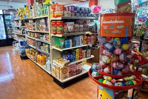 Copropriété à vendre à North Bay Village, Floride: 1 chambre, 76.64 m2 № 2065945 - photo 9