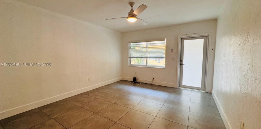 Estudio en el Condominio en Miami Beach, Florida № 2251071