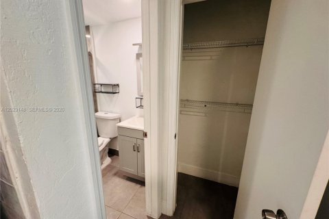 Condominio en venta en Miami Beach, Florida, 35.3 m2 № 2251071 - foto 7