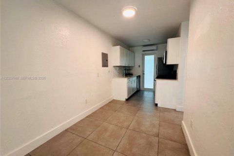 Condominio en venta en Miami Beach, Florida, 35.3 m2 № 2251071 - foto 2