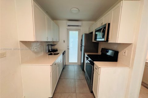 Condominio en venta en Miami Beach, Florida, 35.3 m2 № 2251071 - foto 3