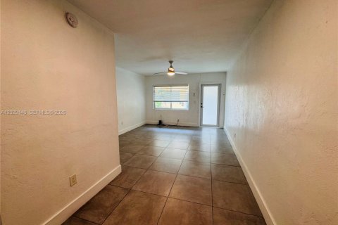 Condominio en venta en Miami Beach, Florida, 35.3 m2 № 2251071 - foto 9