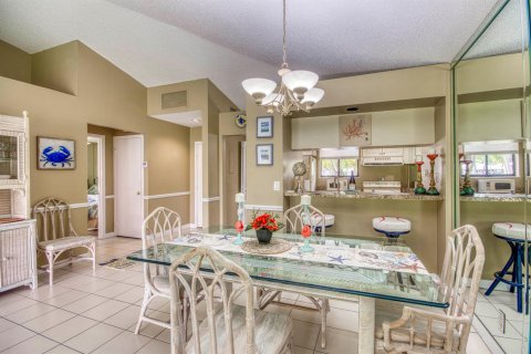Touwnhouse à vendre à Palm Beach Gardens, Floride: 2 chambres, 105.44 m2 № 2411997 - photo 12