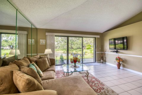 Touwnhouse à vendre à Palm Beach Gardens, Floride: 2 chambres, 105.44 m2 № 2411997 - photo 7