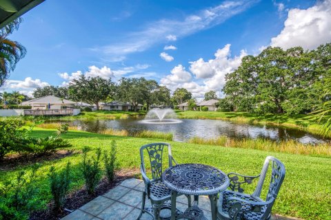Touwnhouse à vendre à Palm Beach Gardens, Floride: 2 chambres, 105.44 m2 № 2411997 - photo 2