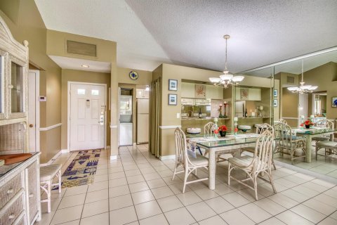Touwnhouse à vendre à Palm Beach Gardens, Floride: 2 chambres, 105.44 m2 № 2411997 - photo 4