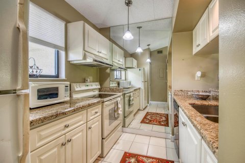 Touwnhouse à vendre à Palm Beach Gardens, Floride: 2 chambres, 105.44 m2 № 2411997 - photo 13