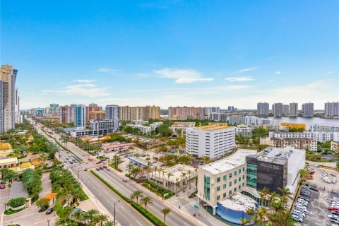 Condominio en venta en Sunny Isles Beach, Florida, 51.19 m2 № 1790699 - foto 9