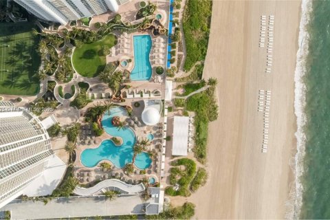 Condominio en venta en Sunny Isles Beach, Florida, 51.19 m2 № 1790699 - foto 22