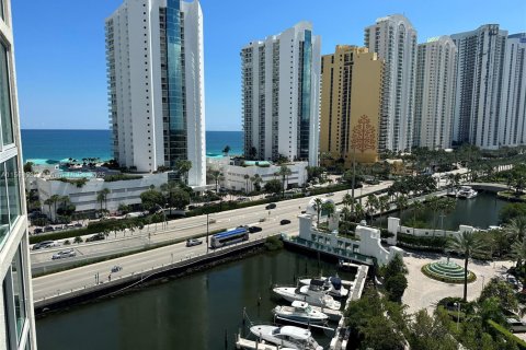 Condo in Sunny Isles Beach, Florida, 3 bedrooms  № 1726240 - photo 9