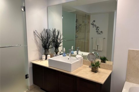 Condo in Sunny Isles Beach, Florida, 3 bedrooms  № 1726240 - photo 12