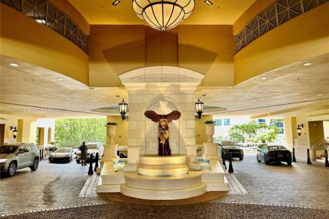 Condo in Sunny Isles Beach, Florida, 3 bedrooms  № 1726240 - photo 1