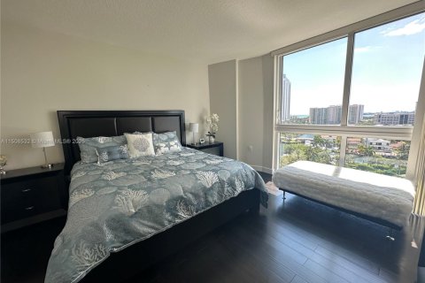 Condo in Sunny Isles Beach, Florida, 3 bedrooms  № 1726240 - photo 11