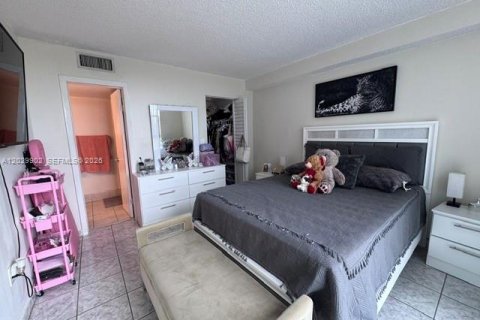 Condo in Miami, Florida, 2 bedrooms № 2171864 - photo 14