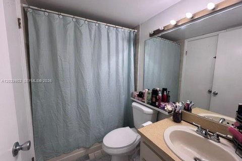 Condo in Miami, Florida, 2 bedrooms № 2171864 - photo 16