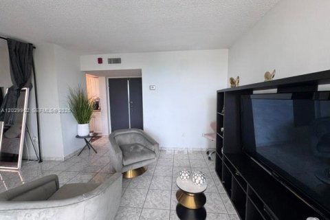 Condo in Miami, Florida, 2 bedrooms № 2171864 - photo 6