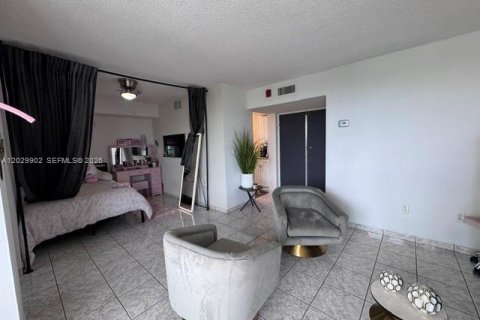 Condo in Miami, Florida, 2 bedrooms № 2171864 - photo 5
