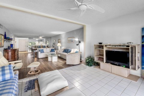 Condo in Atlantis, Florida, 2 bedrooms № 2265410 - photo 15