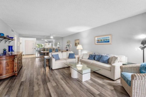 Condo in Atlantis, Florida, 2 bedrooms № 2265410 - photo 14