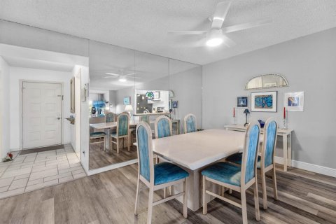 Condo in Atlantis, Florida, 2 bedrooms № 2265410 - photo 5
