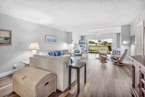 Condo in Atlantis, Florida, 2 bedrooms № 2265410 - photo 11