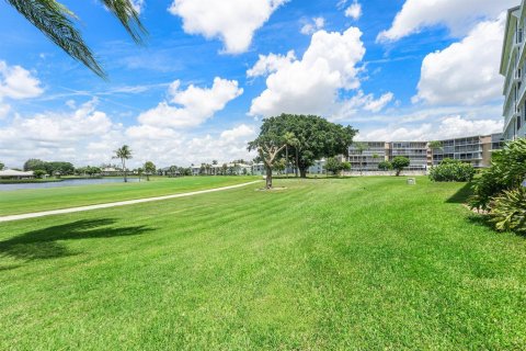 Condo in Atlantis, Florida, 2 bedrooms № 2265410 - photo 30