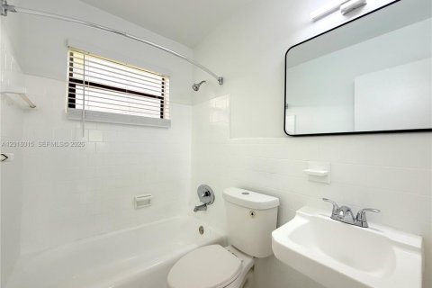 Снять в аренду виллу или дом в Форт-Лодердейл, Флорида 4 спальни, 110м2, № 2086016 - фото 11