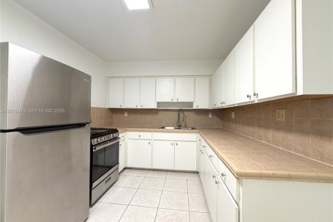 Снять в аренду виллу или дом в Форт-Лодердейл, Флорида 4 спальни, 110м2, № 2086016 - фото 7