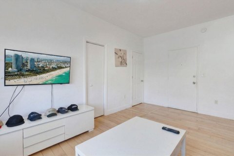 Condo in Miami Beach, Florida, 1 bedroom  № 2051652 - photo 5
