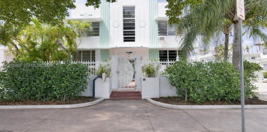 Condo in Miami Beach, Florida, 1 bedroom  № 2051652