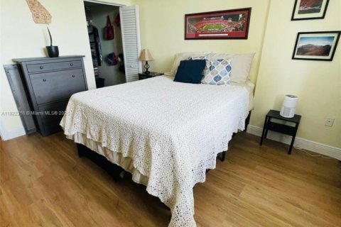 Купить кондоминиум в Майами, Флорида 1 спальня, 64.66м2, № 2035102 - фото 11