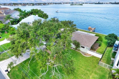 House in Largo, Florida 3 bedrooms, 144 sq.m. № 1876376 - photo 10