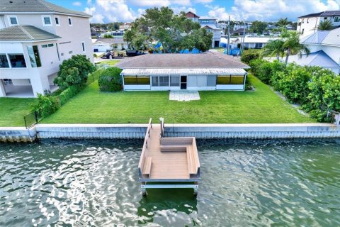 House in Largo, Florida 3 bedrooms, 144 sq.m. № 1876376 - photo 5