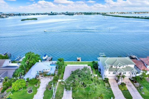 House in Largo, Florida 3 bedrooms, 144 sq.m. № 1876376 - photo 1