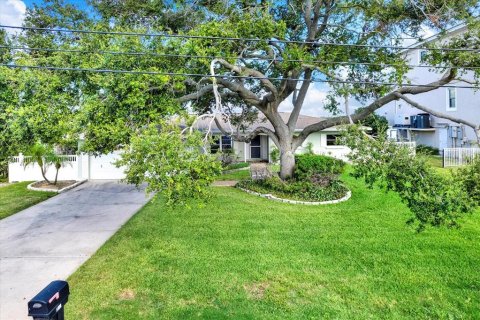 House in Largo, Florida 3 bedrooms, 144 sq.m. № 1876376 - photo 20