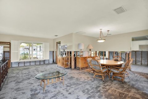 House in Largo, Florida 3 bedrooms, 144 sq.m. № 1876376 - photo 30