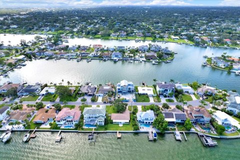 House in Largo, Florida 3 bedrooms, 144 sq.m. № 1876376 - photo 17