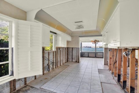 House in Largo, Florida 3 bedrooms, 144 sq.m. № 1876376 - photo 23