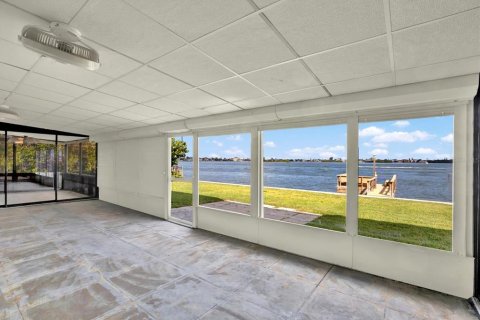 House in Largo, Florida 3 bedrooms, 144 sq.m. № 1876376 - photo 25