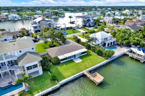House in Largo, Florida 3 bedrooms, 144 sq.m. № 1876376 - photo 13