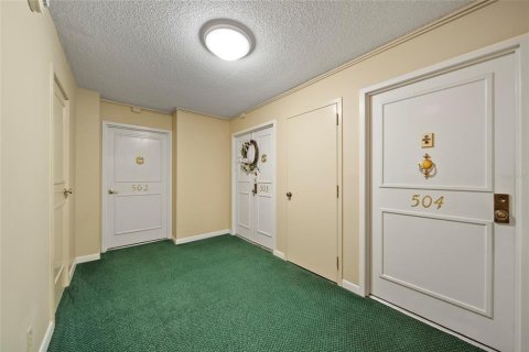 Снять в аренду кондоминиум в Тампа, Флорида 4 комнаты, 111.58м2, № 1673041 - фото 6