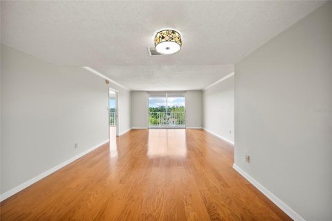 Снять в аренду кондоминиум в Тампа, Флорида 4 комнаты, 111.58м2, № 1673041 - фото 8