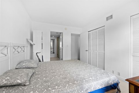 Купить кондоминиум в Ки-Бискейн, Флорида 3 спальни, 102.19м2, № 1934348 - фото 19