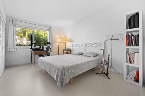 Купить кондоминиум в Ки-Бискейн, Флорида 3 спальни, 102.19м2, № 1934348 - фото 16